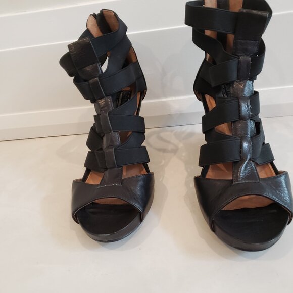 Bertie Women's Size 39 Black Strappy Wedged Sandal - Picture 3 of 10